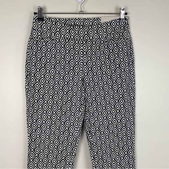 Chico's Black and White Geometric Skinny Pants - Picture 3 of 10
